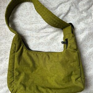 BAGGU Mini Nylon Shoulder Bag in Green Juice